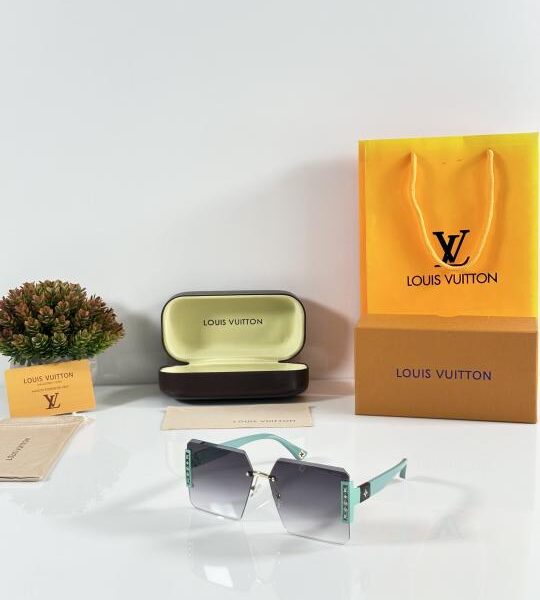Louis_Vuitton_WMNS_7245_Green