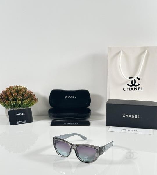 Chanel_WMNS_0688_Grey_Green
